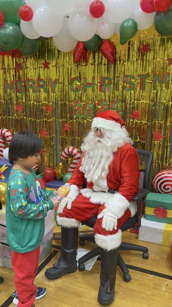 Santa Teller alaska 2025 16