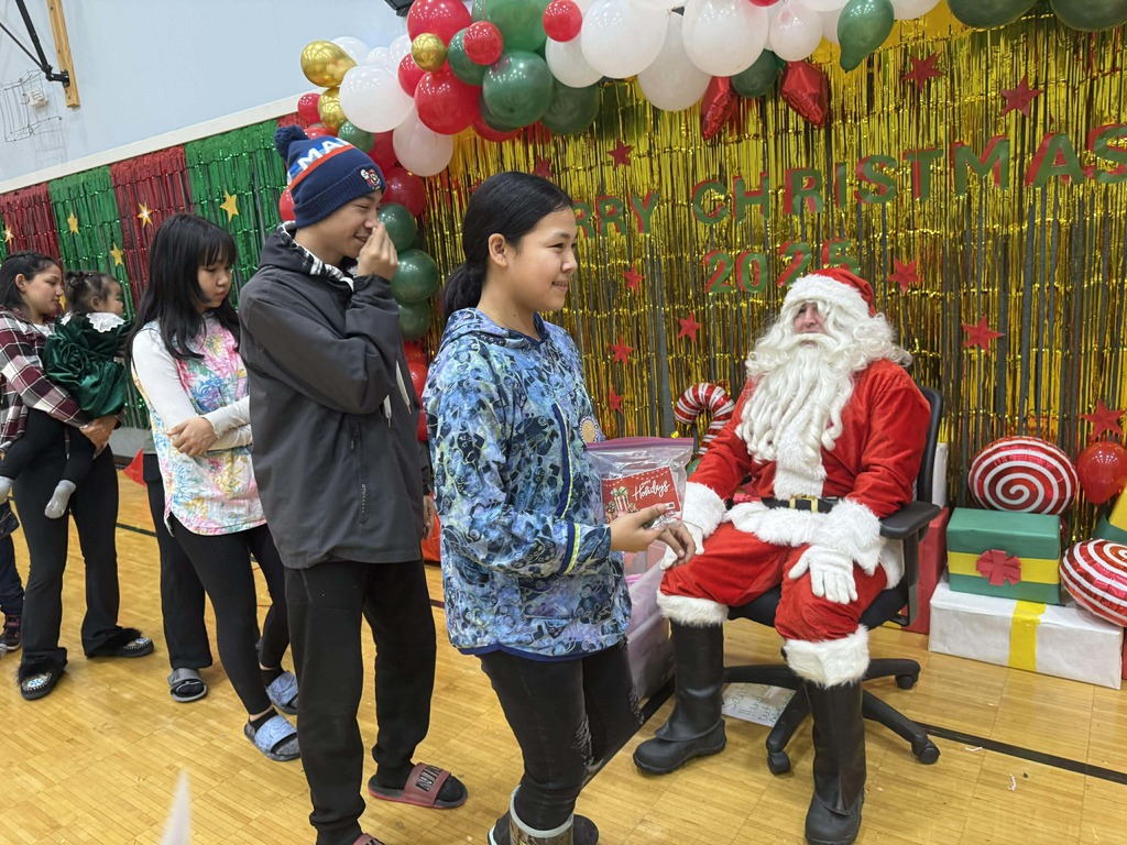 Santa Teller alaska 2025 18