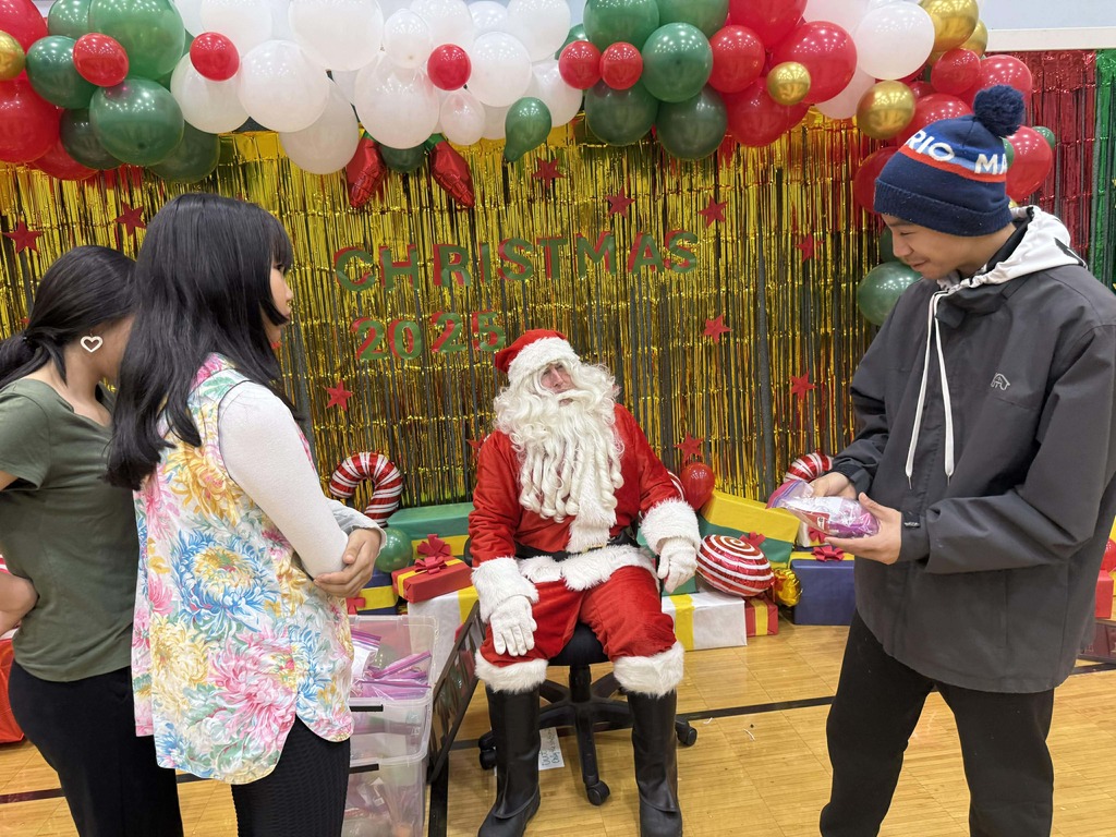 Santa Teller alaska 2025 3