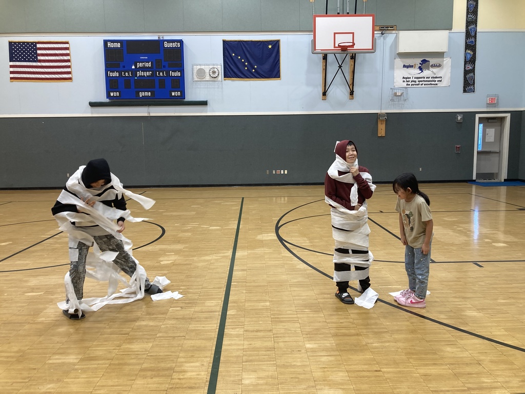 Mummy wrapping Aklaq Pep Rally Teller 2026