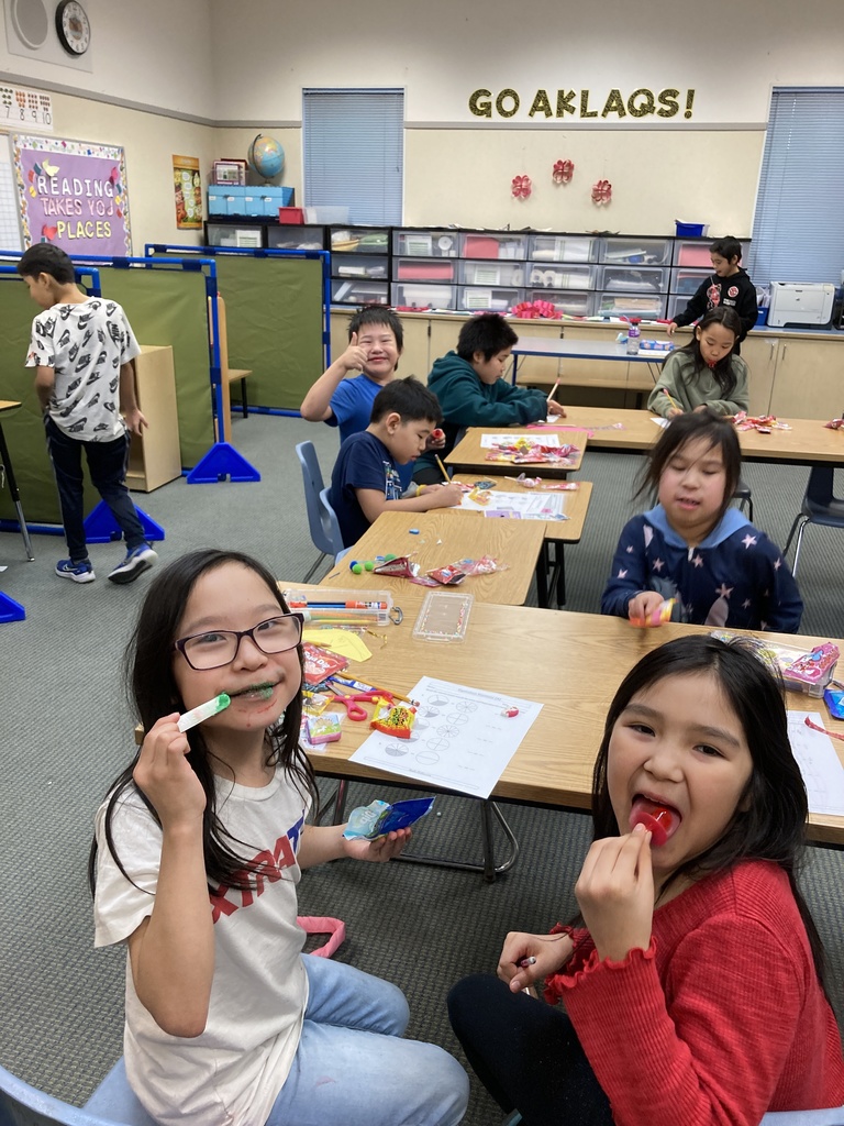 Ms Coleens class with valentines candy 2026