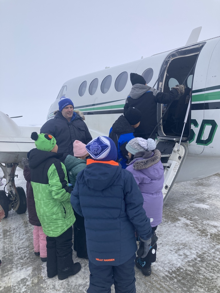 Loading up the BSSD plane from Teller little dribblers.