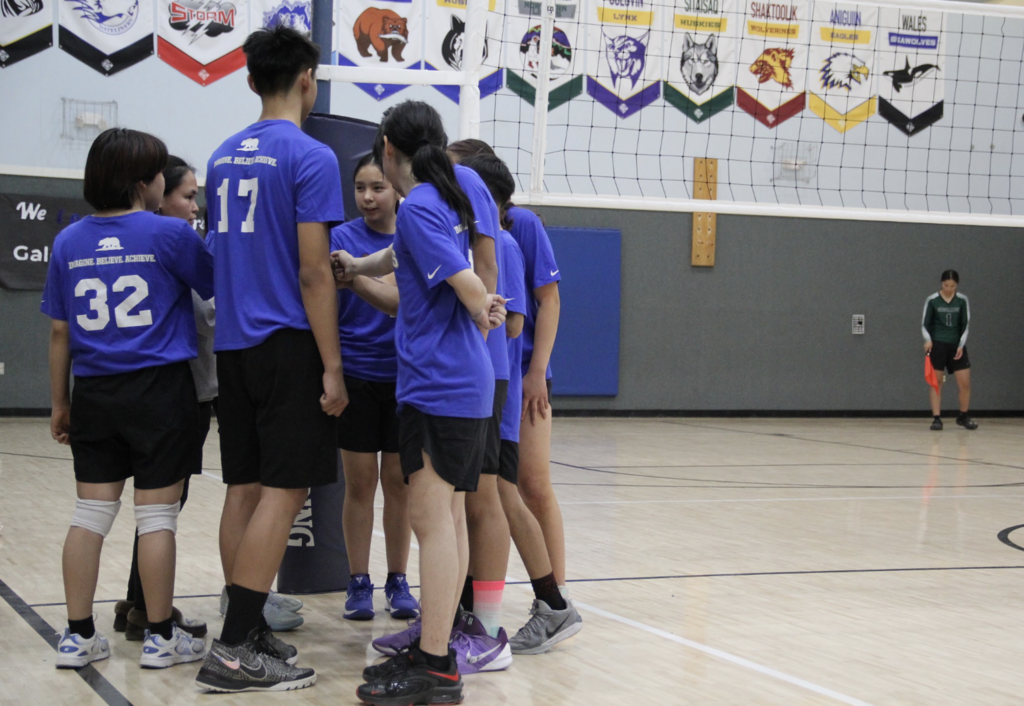 Team Huddle Aklaqs Volleyball Teller