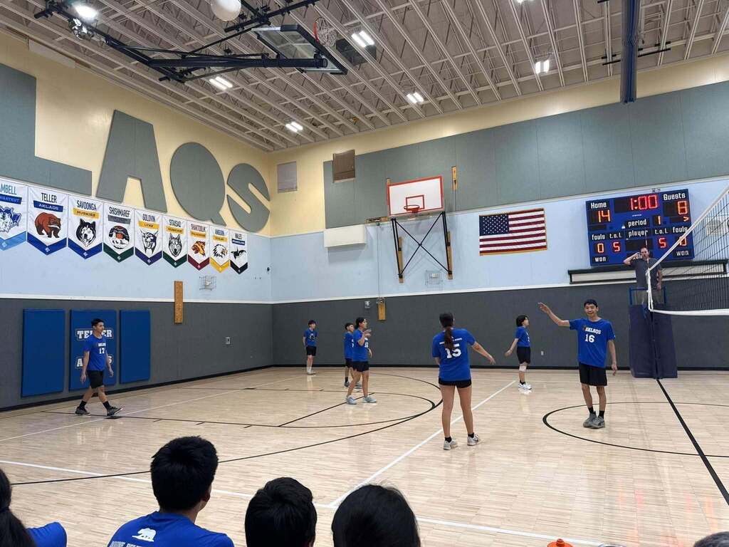 Reggie Ongtowasruk Jr pointing