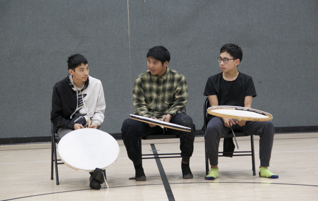 Drumming Teller Aklaqs