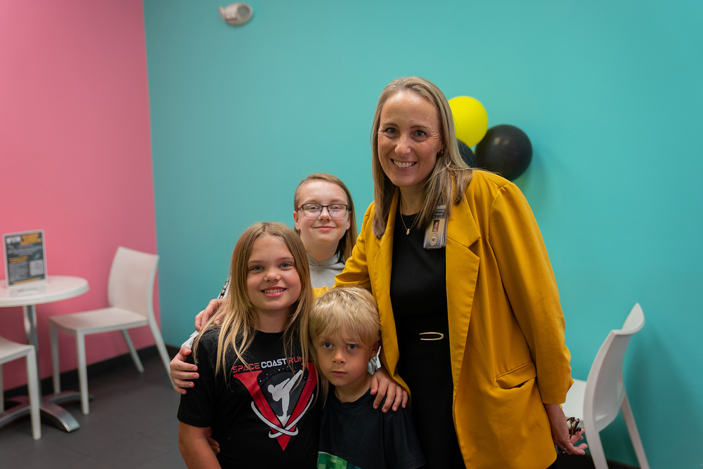 courtenaye johnson with students