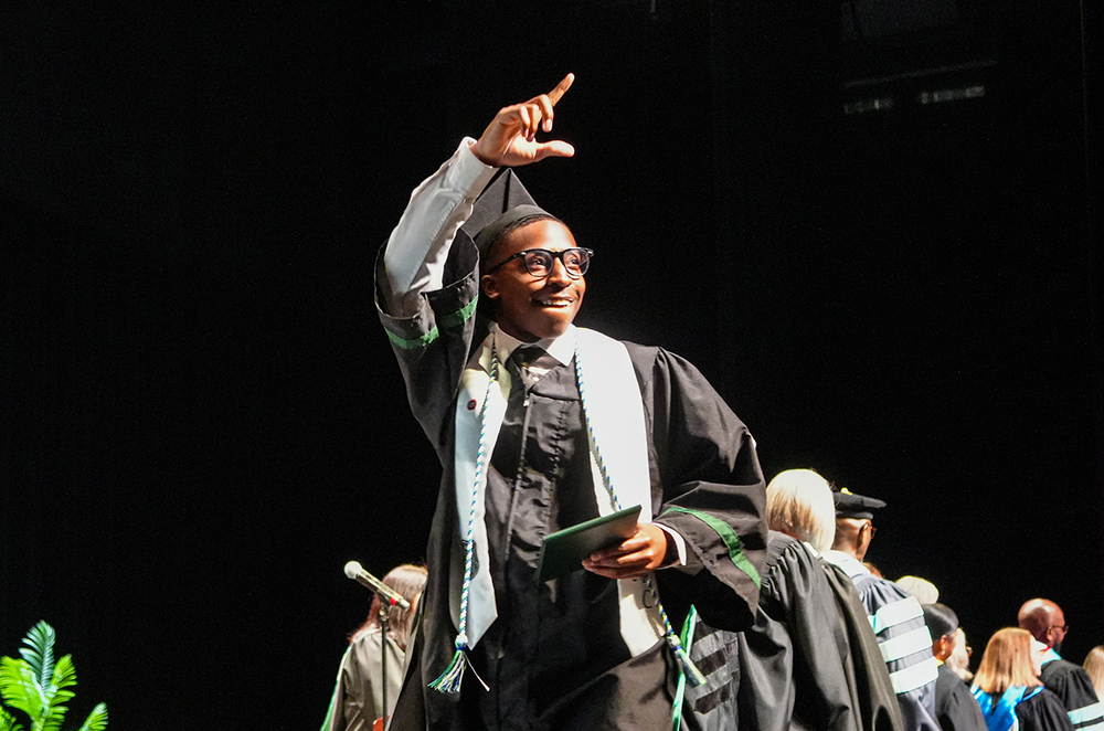 graduate crossing stage