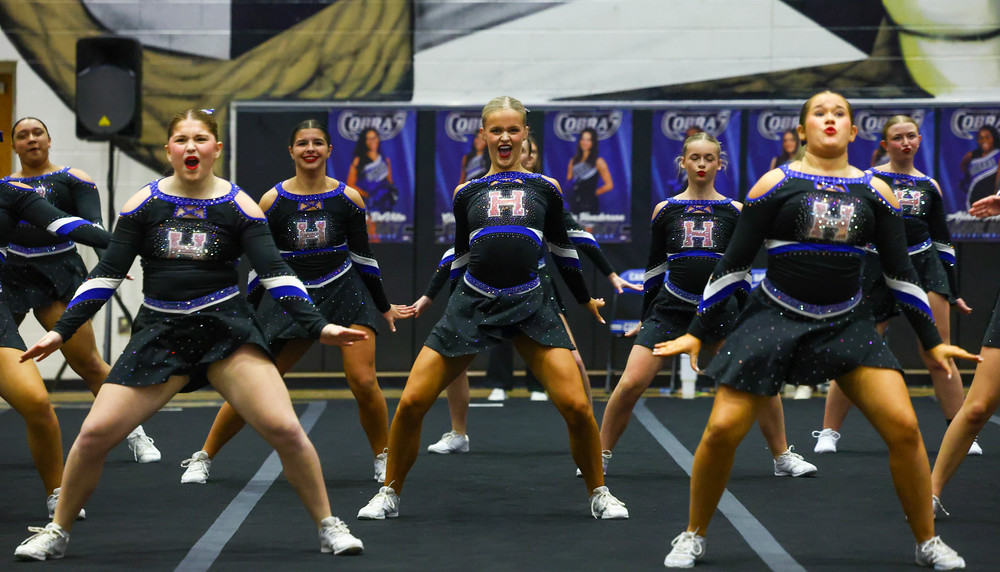 25-26 HHS CHEER