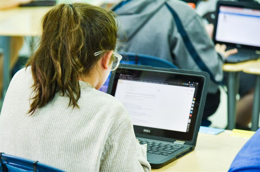 student on chrome book