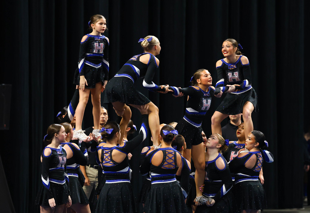 25-26 HHS CHEER