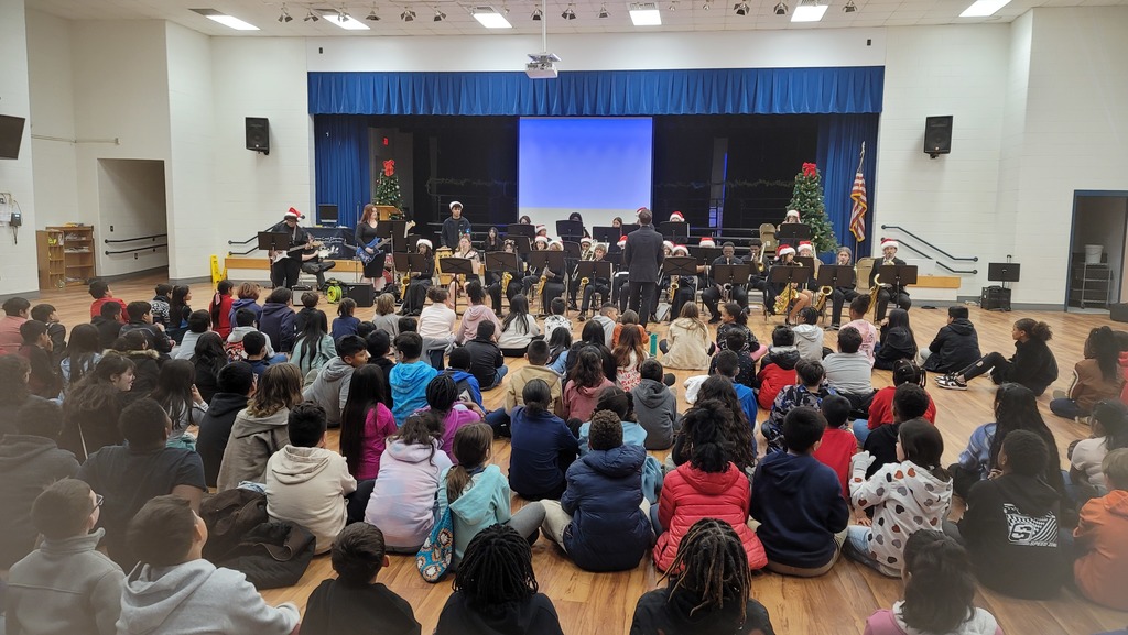 GCE students listening to GCH jazz band