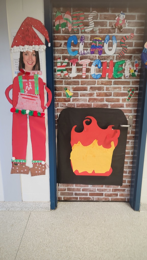 Door decoration contest