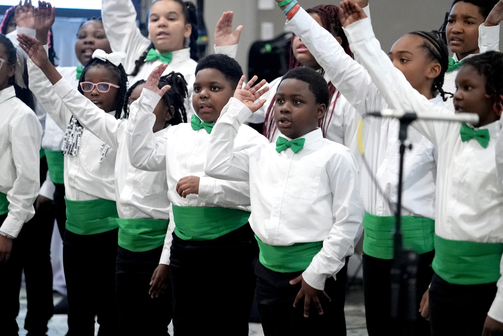 Golden Tone Chorus singing 