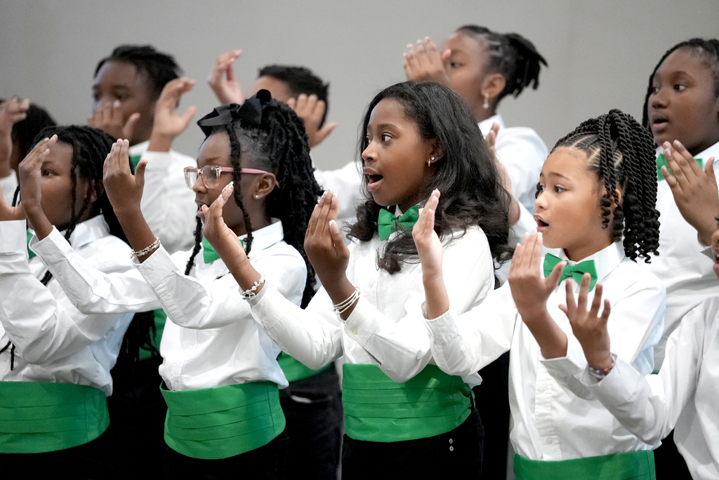 Golden Tone Chorus singing 