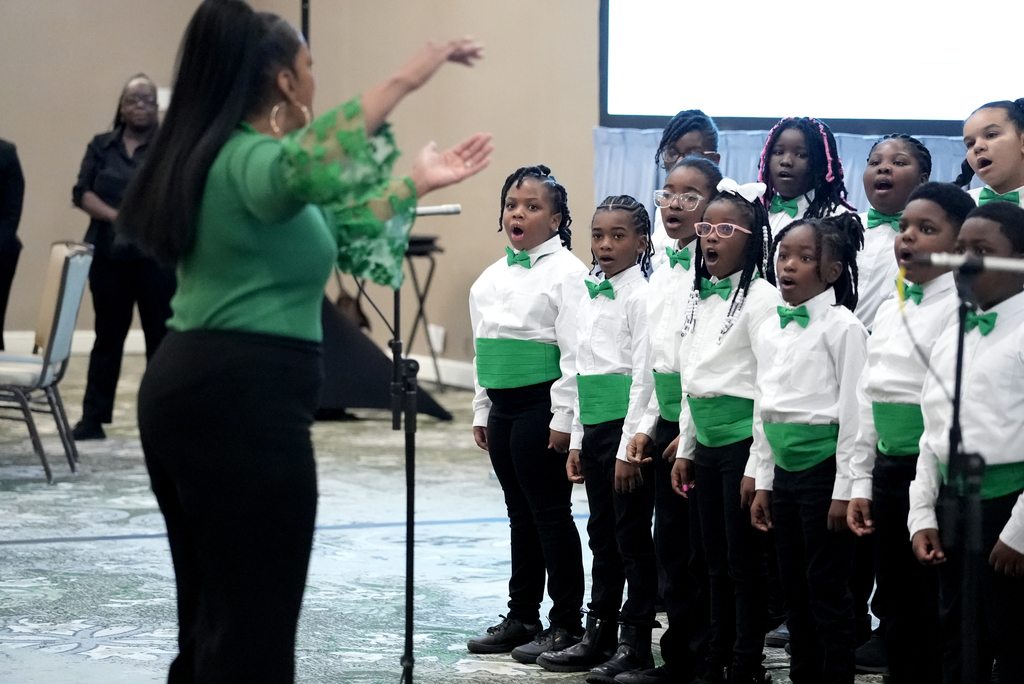 Golden Tone Chorus singing 