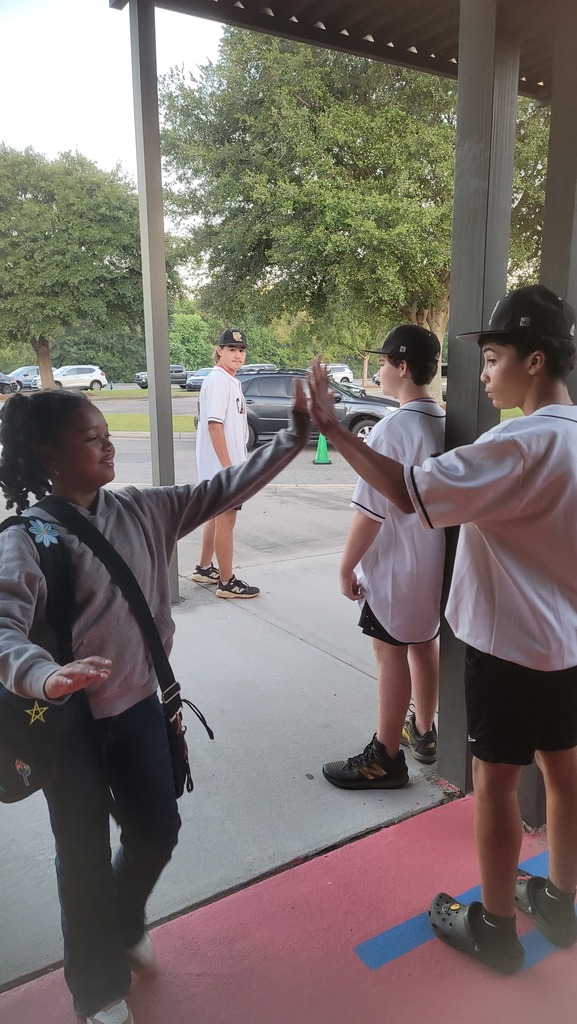 GCH Baseball team welcomed GCE students to school!