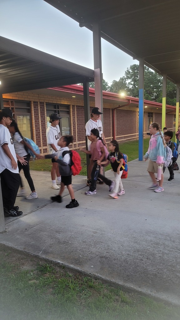 GCH Baseball team welcomed GCE students to school!