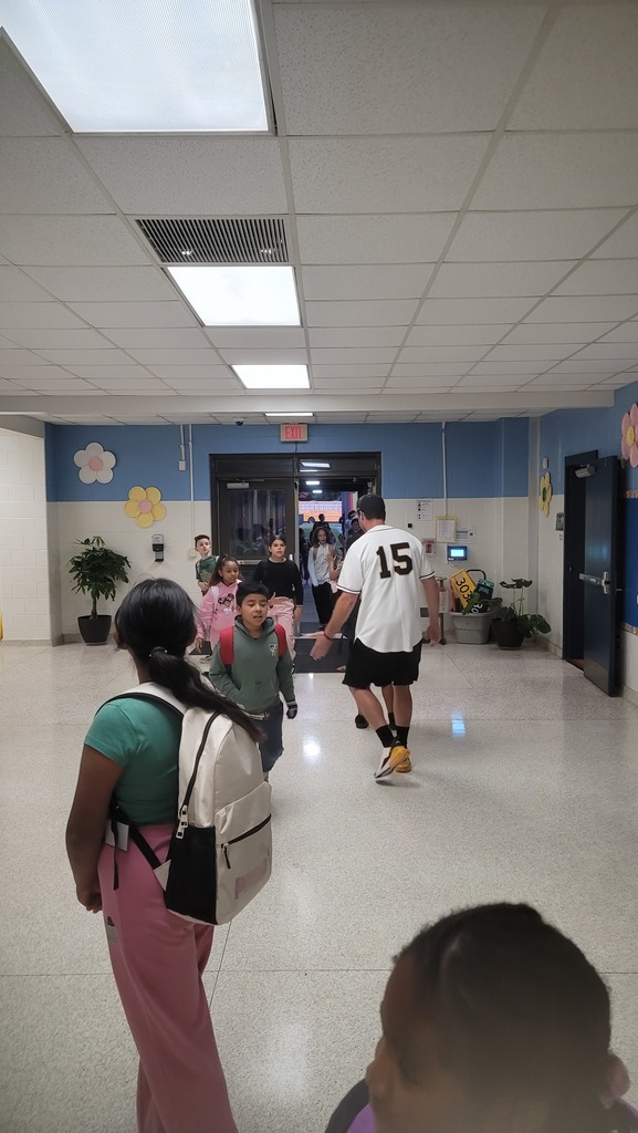 GCH Baseball team welcomed GCE students to school!
