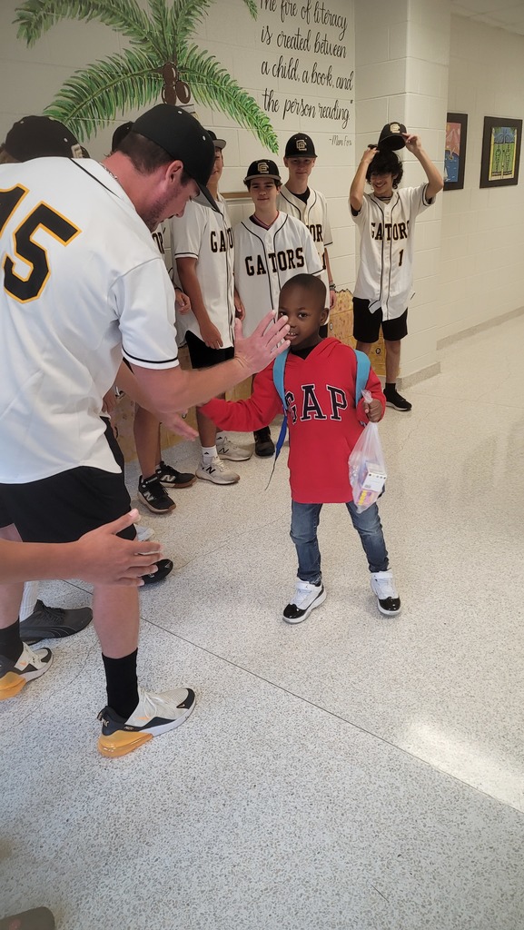GCH Baseball team welcomed GCE students to school!