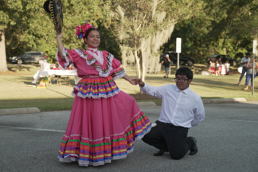 traditional Mexican dancers 
