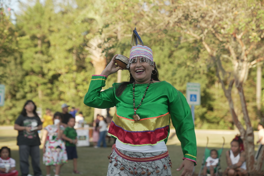 traditional Peruvian dancers