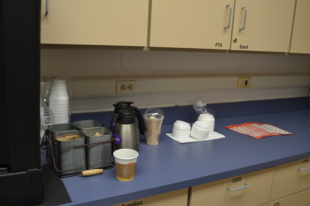 Sugar for coffee and a cup