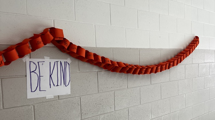 chain link orange paper be kind 