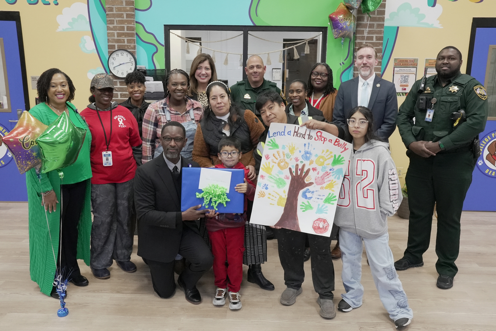 group photo of elementary school winner