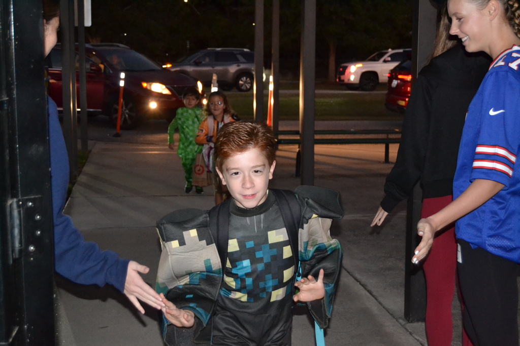 Kid in minecraft costume