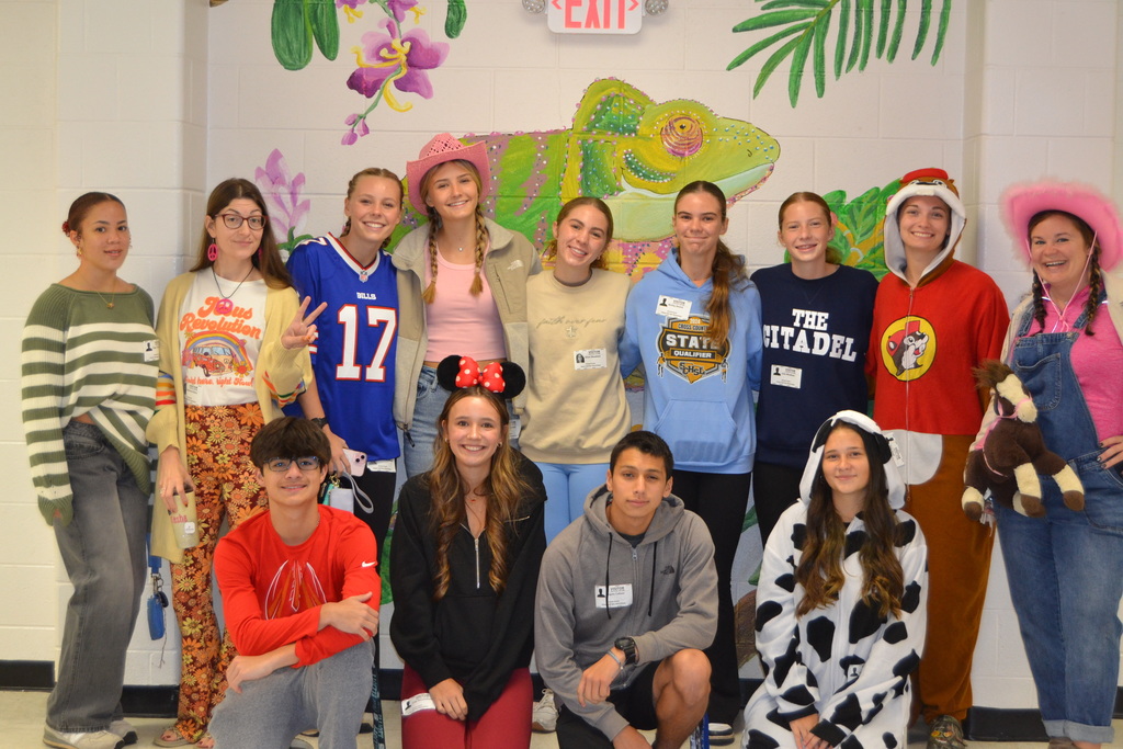 Group of kids posing