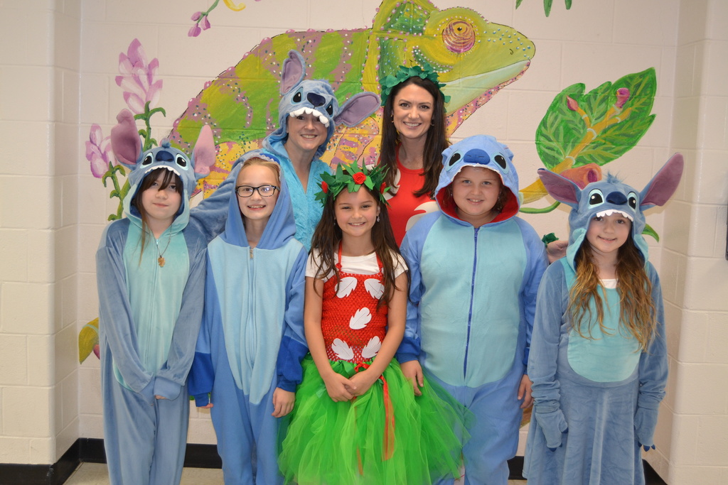 People dressed as Lilo and Stitch