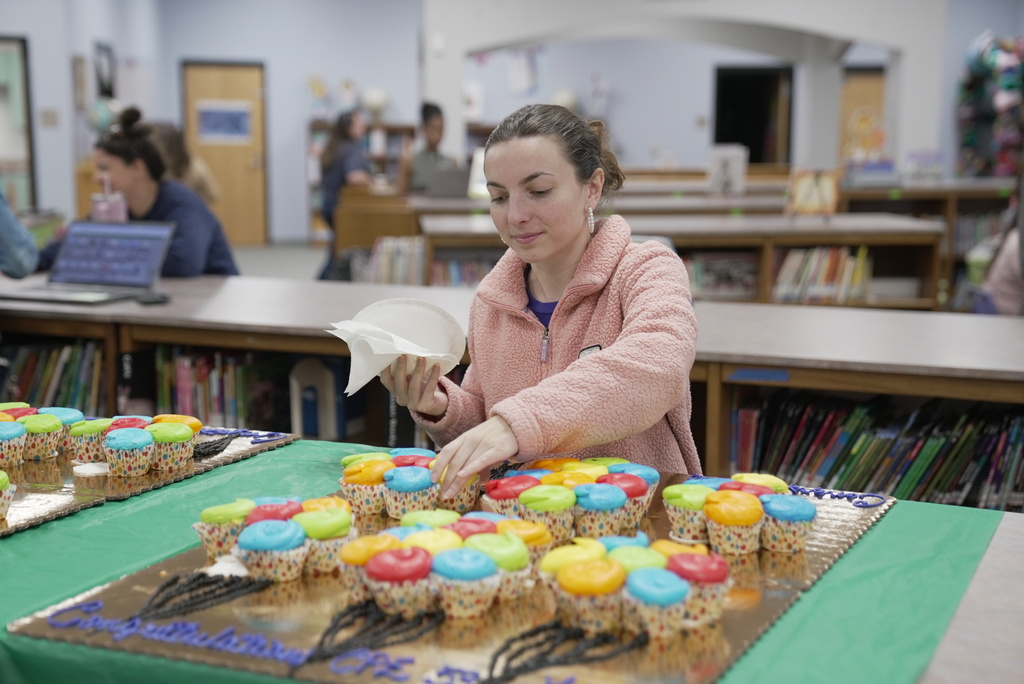 teacher getting cupcake