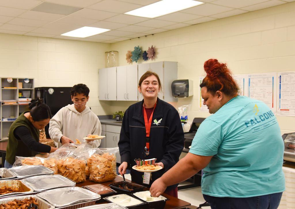 teachers getting nachos