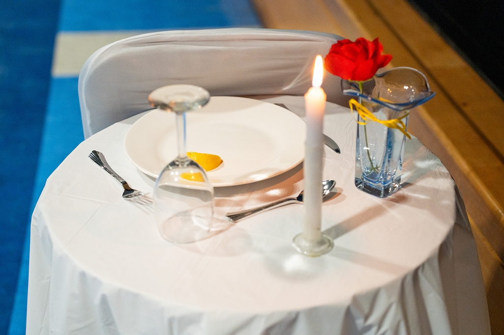 the little white table 