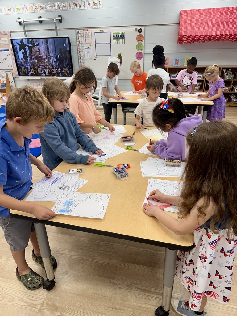 Designing balloons for the parade with 2D and 3D shapes