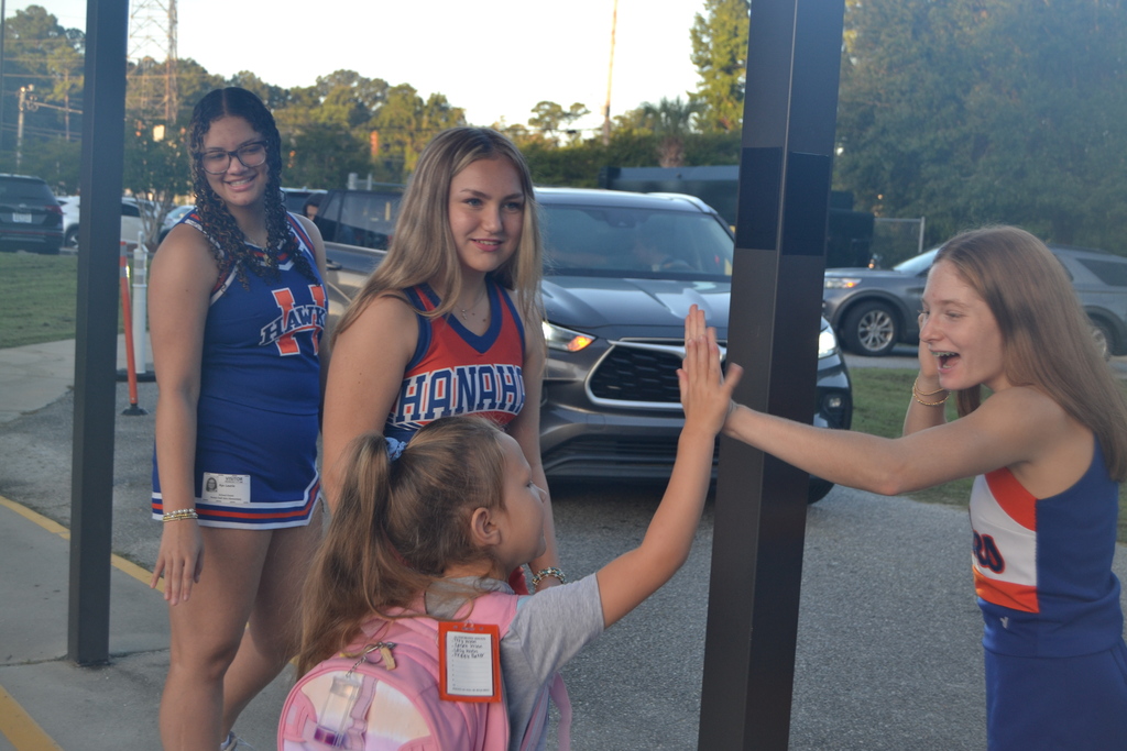 🙌 High Five Friday was a success and the perfect way to kick off the long weekend! 🎉 A huge thank-you to our amazing PTA, cheerleaders, and Leon for welcoming our Chameleons with high-fives, smiles, and plenty of school spirit as they arrived on campus this morning! 💚🦎