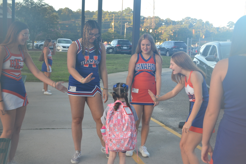 🙌 High Five Friday was a success and the perfect way to kick off the long weekend! 🎉 A huge thank-you to our amazing PTA, cheerleaders, and Leon for welcoming our Chameleons with high-fives, smiles, and plenty of school spirit as they arrived on campus this morning! 💚🦎