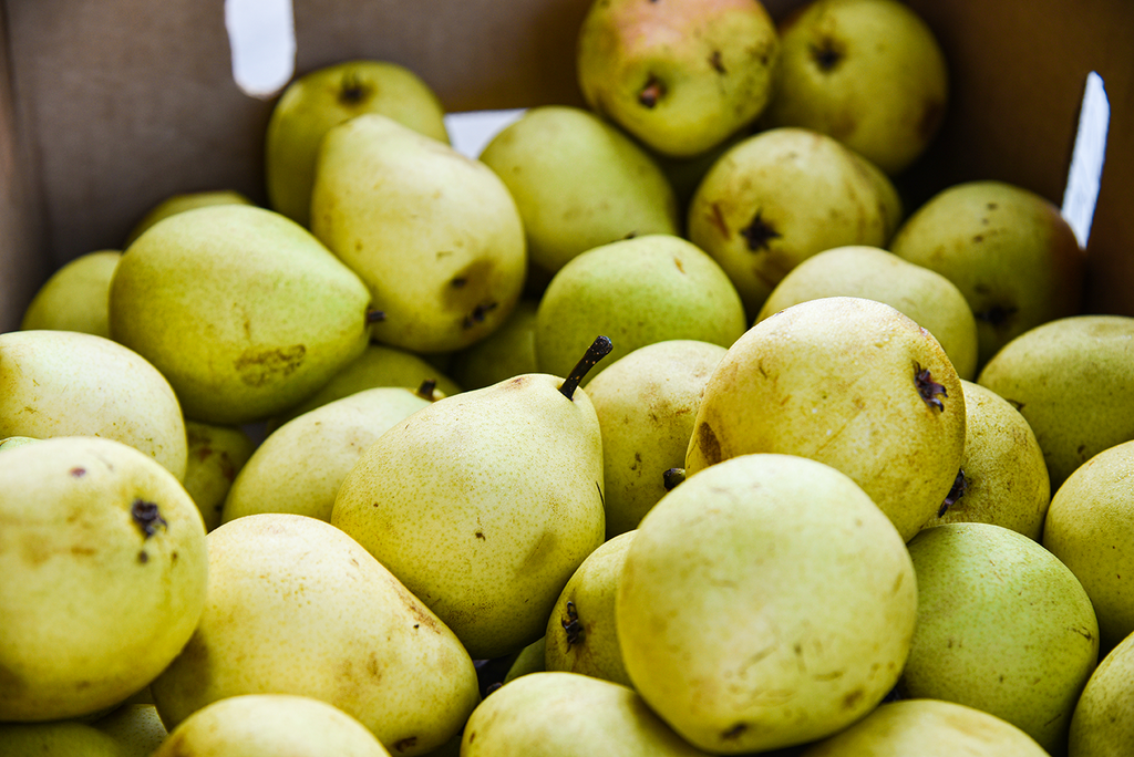 box of pears