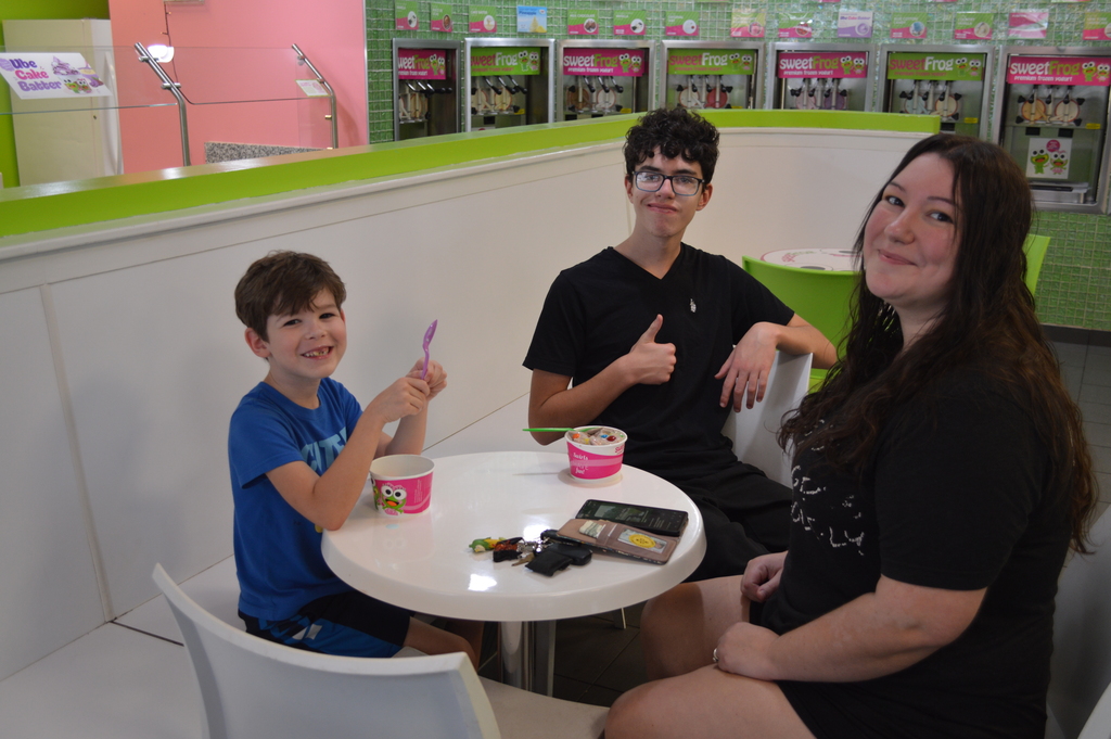 Families enjoy Sweet Frog