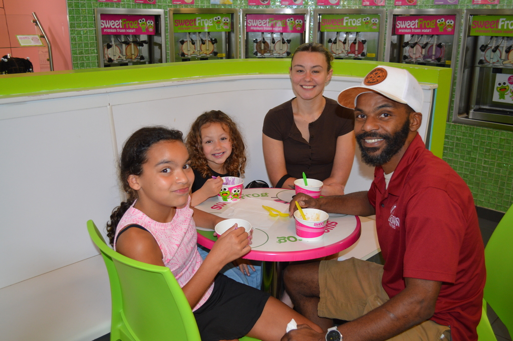 Families enjoy Sweet Frog