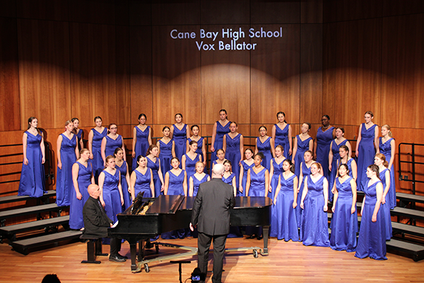 Vox Bellator performing