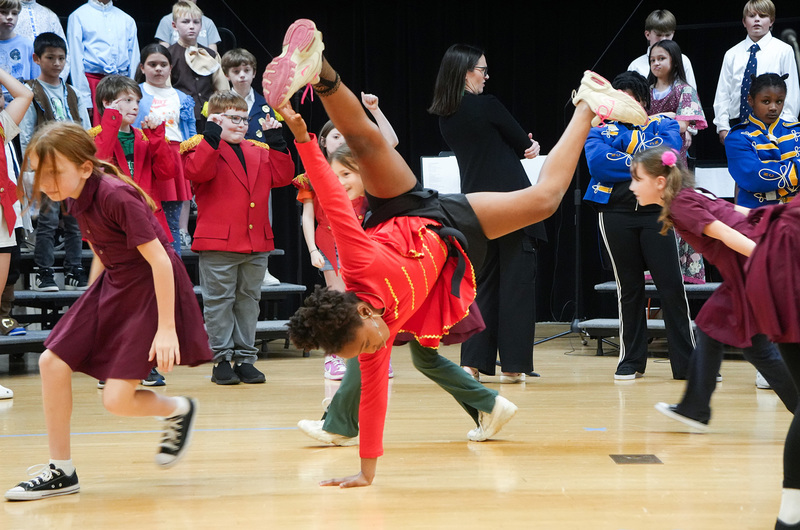 girl dancing on stage