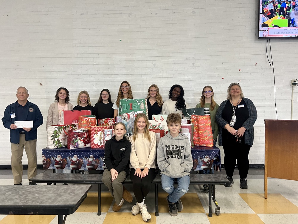 Students with their presents to the veterans