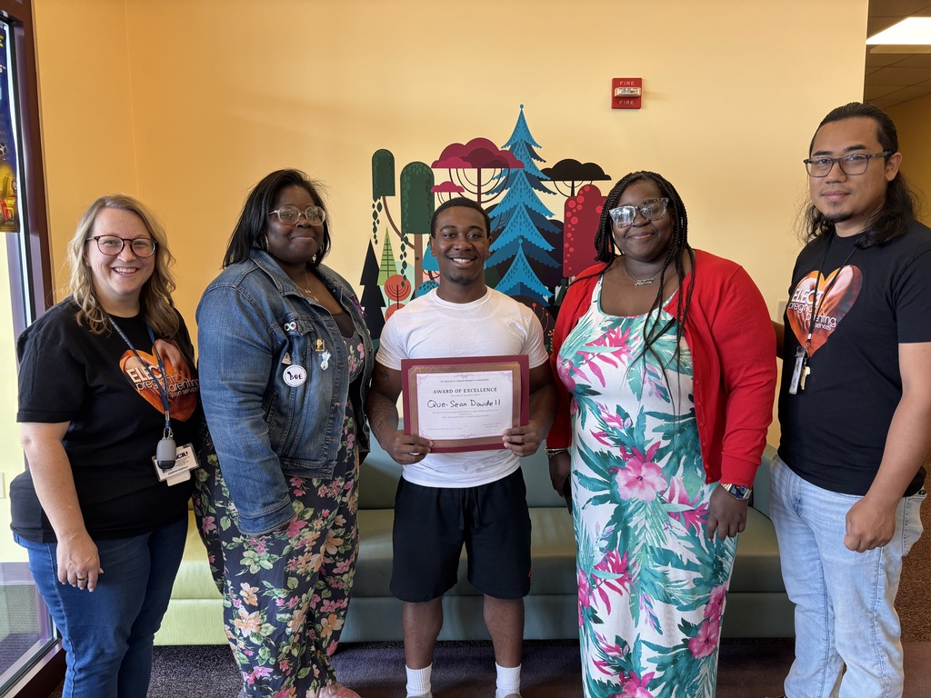 Left to Right: Jennifer Reinhold (ELECT Program Supervisor), LaTisha Baker (The Doula Concierge), Que-Sean Dowdell (ELECT Participant), LaTosha Baker (The Doula Concierge), Tom Campanur (ELECT Fatherhood Case Manager)