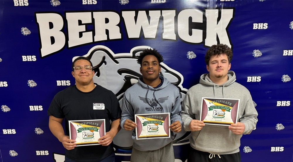 football players standing in a group