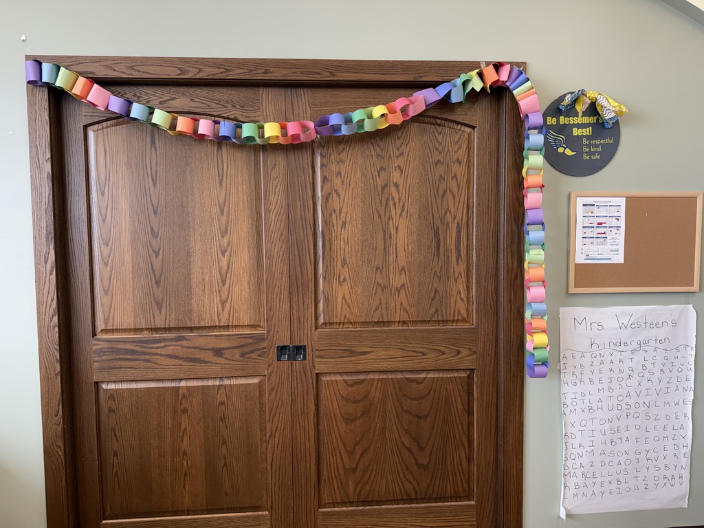 paper chain indicating how many days are left of school