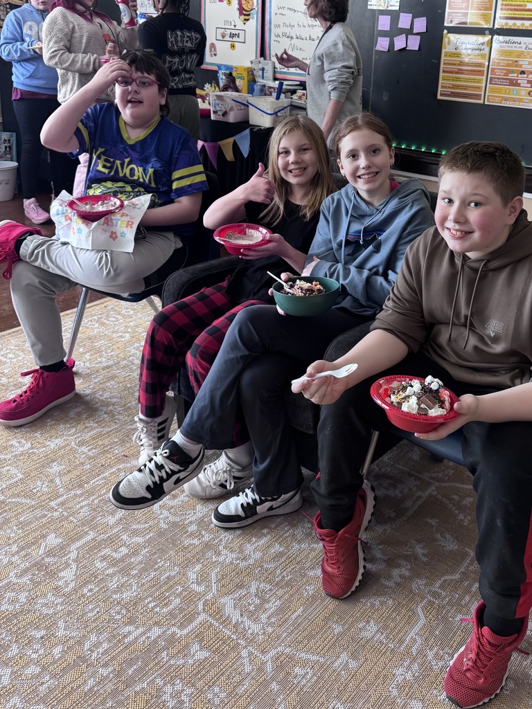 students enjoying sundae for good behavior