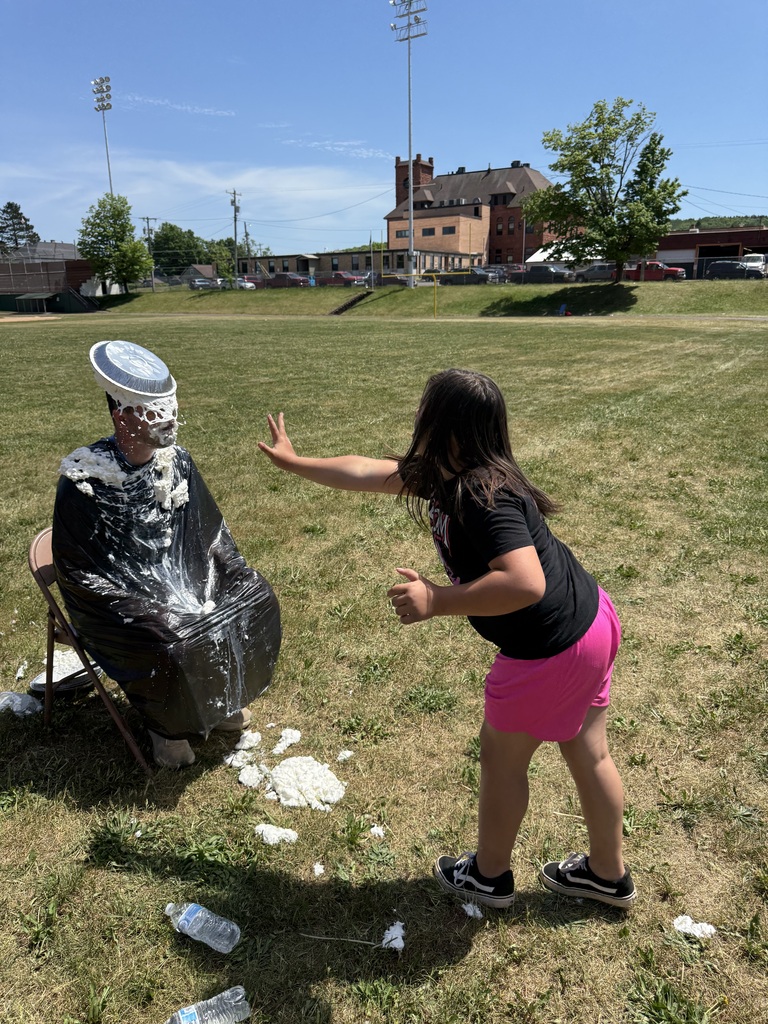 pieing on field day