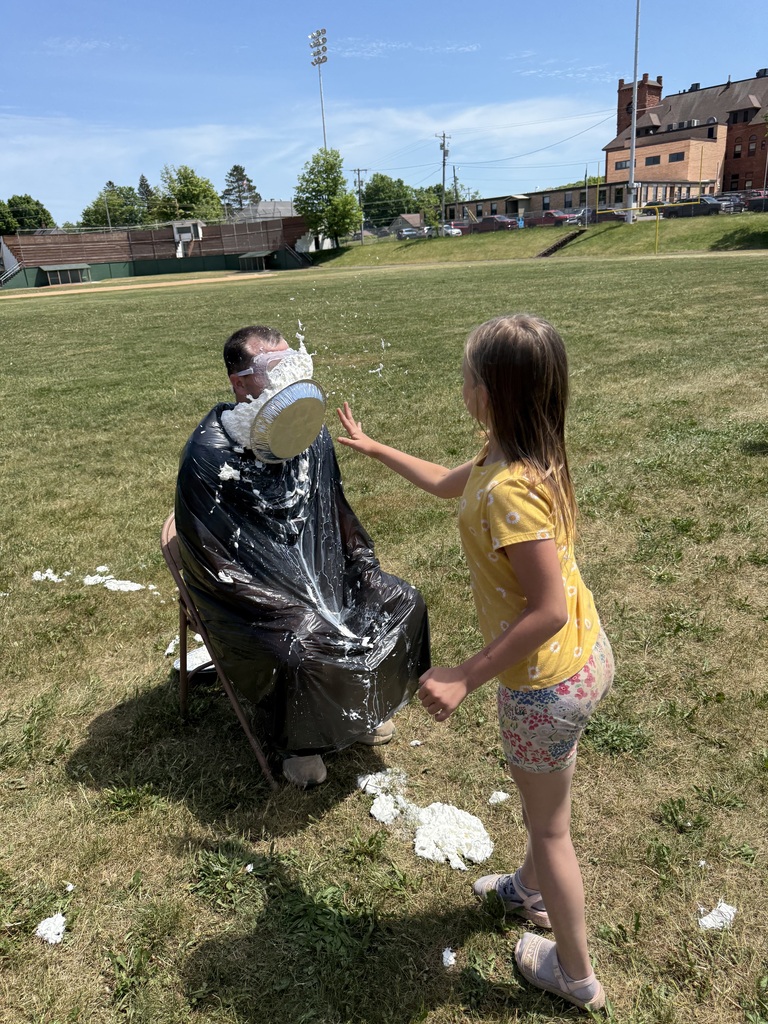 pieing on field day