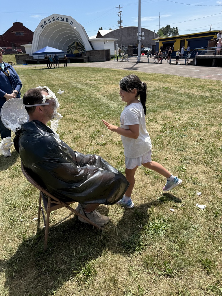 pieing on field day
